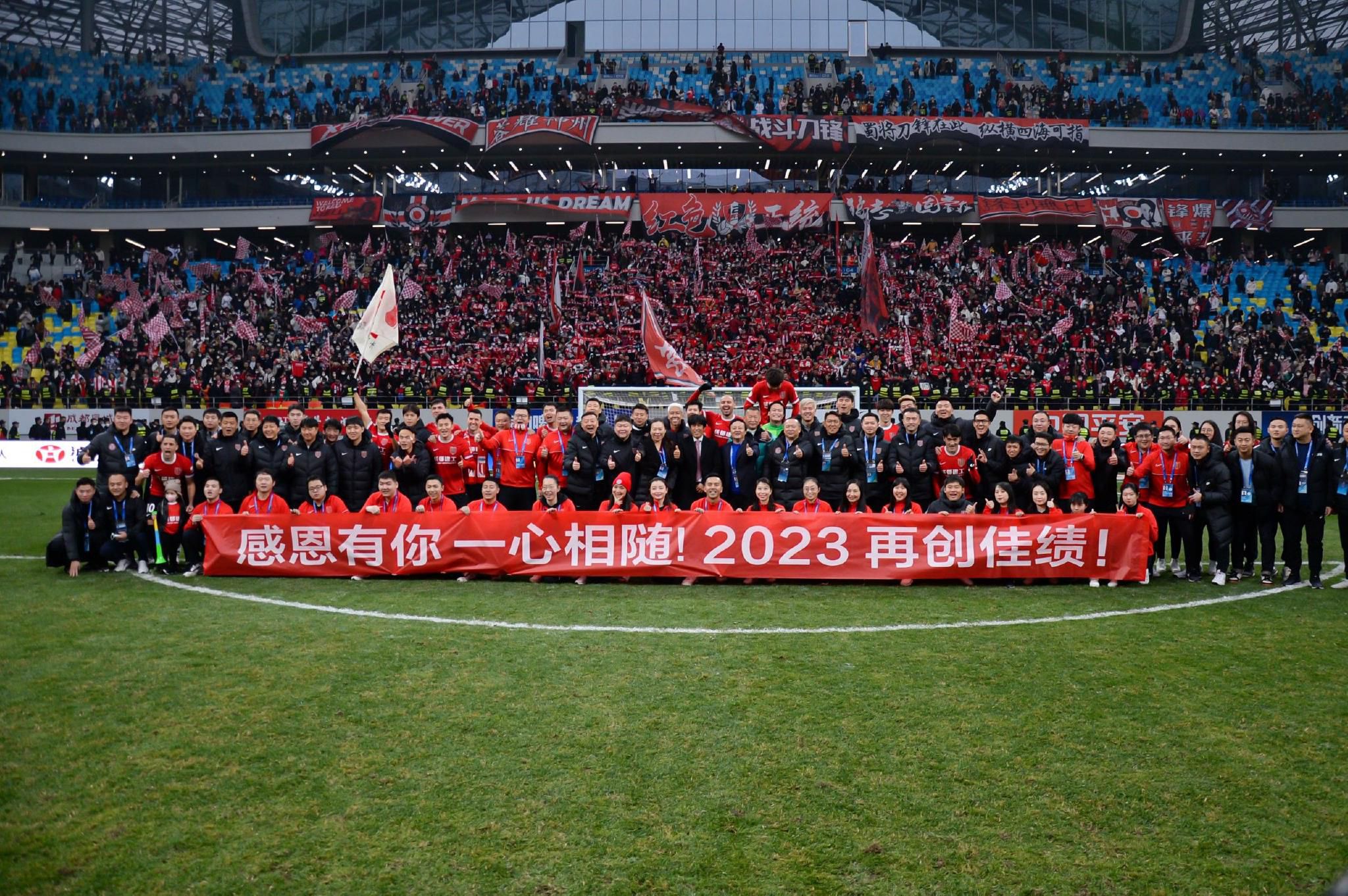 由马思纯、钟楚曦、黄景瑜主演，陈正道监制，徐展雄自编自导的电影《荞麦疯长》发布定档预告，正式定档2020年2月28日